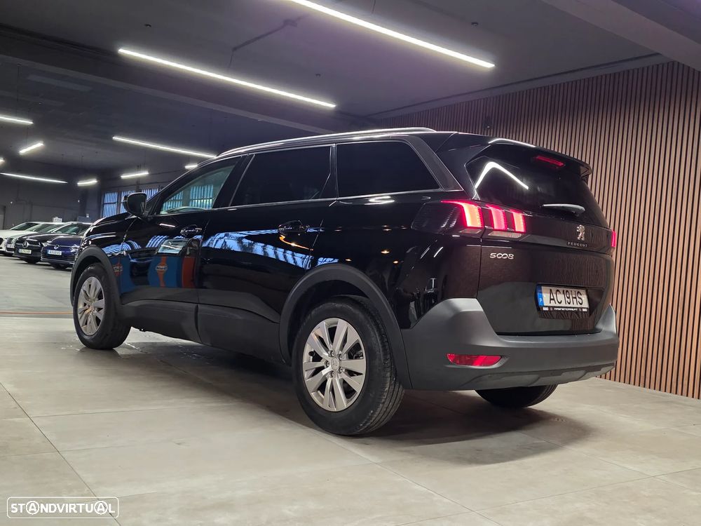 Peugeot 5008 2018 photo 2