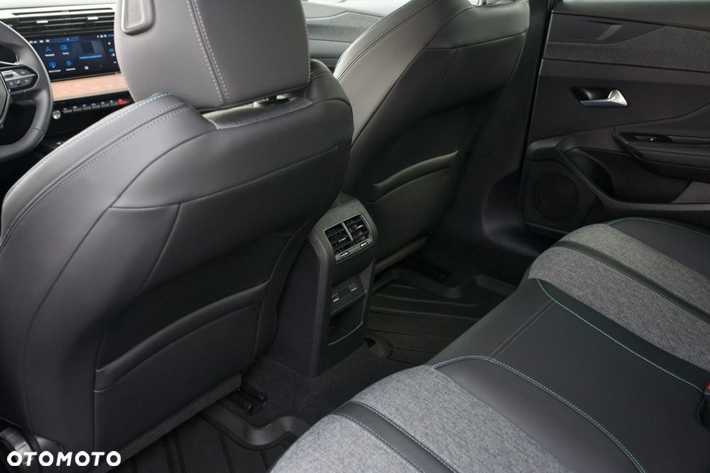 Peugeot 408 1.2 PureTech Allure S&S EAT8 - 28