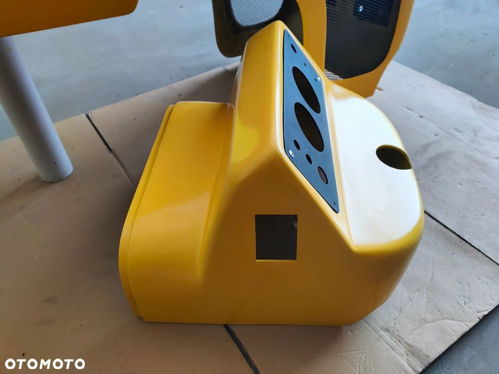 Maska URSUS C 330 C- 330 tworzywo Nowość fabryczna HIT RAL 1003 - 4