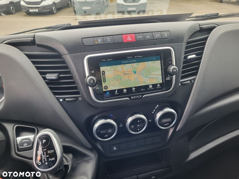 Iveco 35S18 Kontener 9 palet + Winda 750Kg - 16