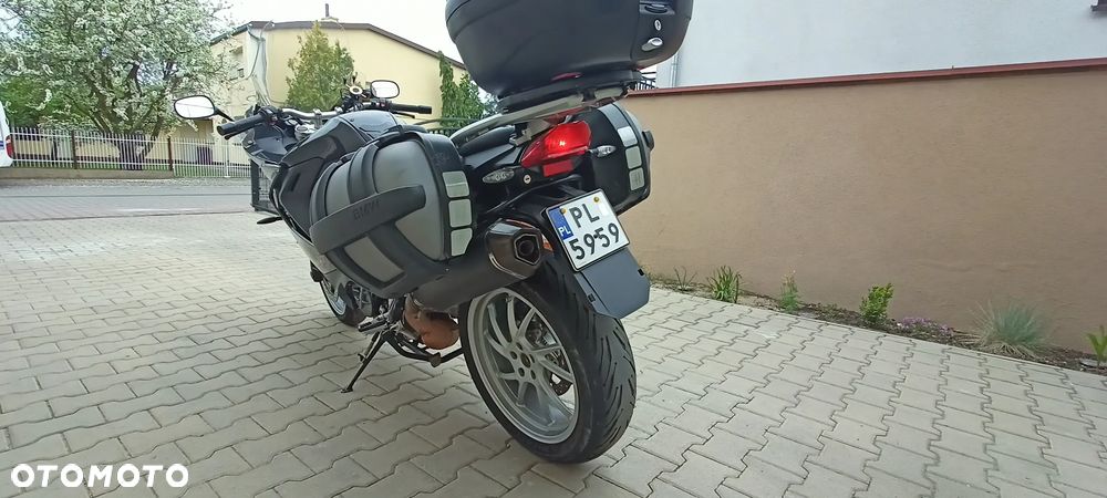BMW F - 10