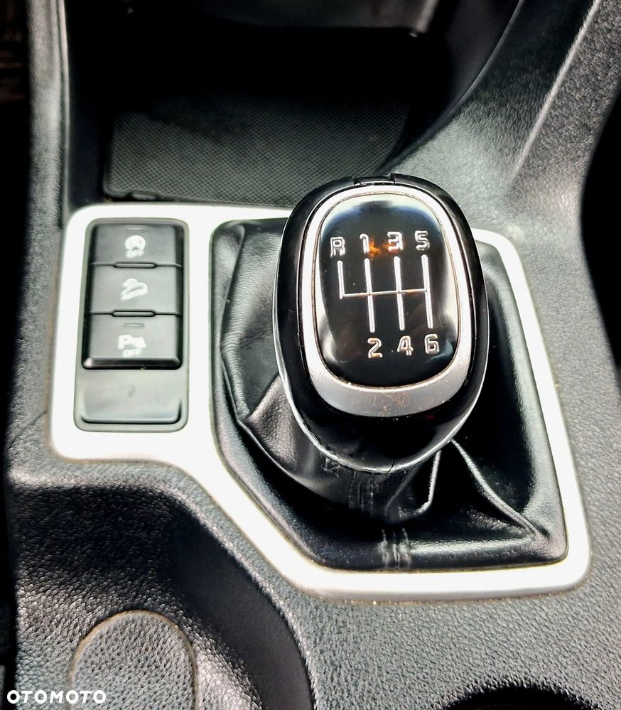 Kia Sportage 1.7 CRDI 2WD Dream-Team Edition - 24