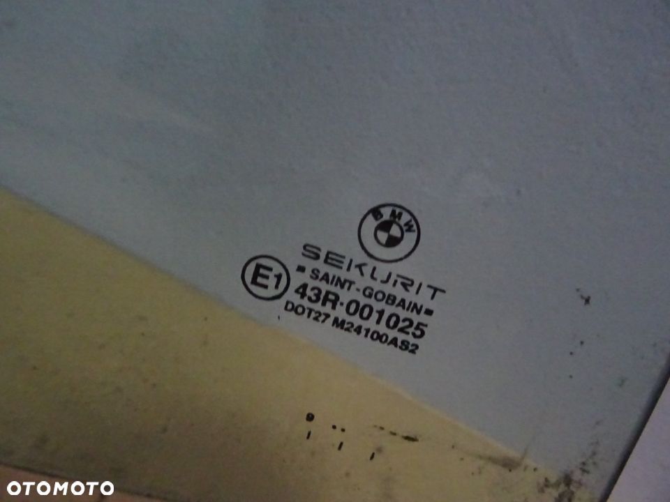 SZYBA DRZWI PRAWY TYŁ BMW E46 KOMBI NR1164 - 2