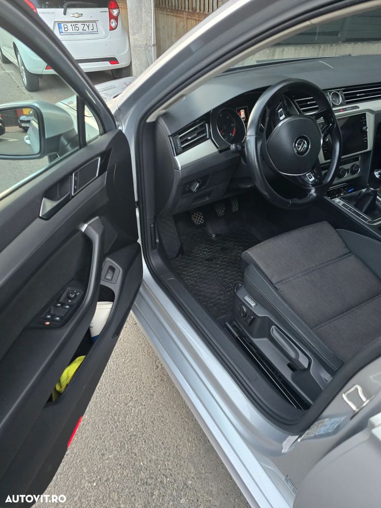 Volkswagen Passat - 5