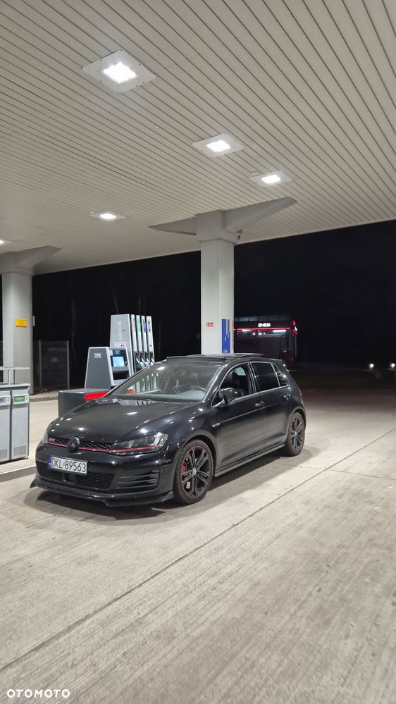 Volkswagen Golf - 8