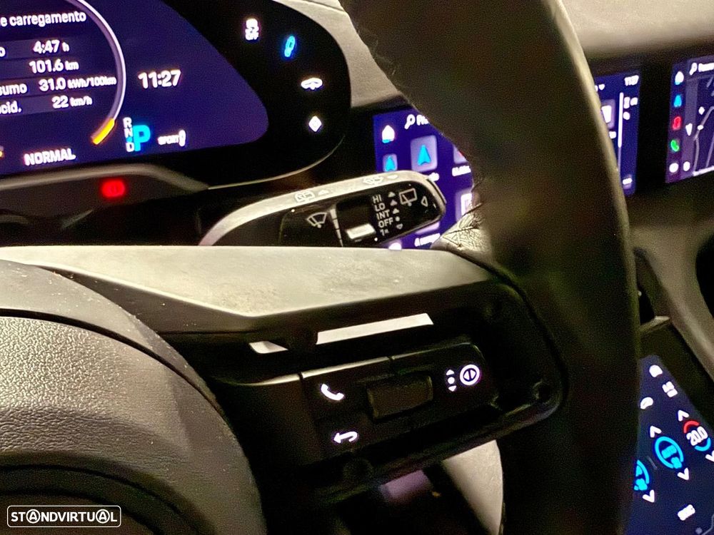 Porsche Taycan Cross Turismo - 18