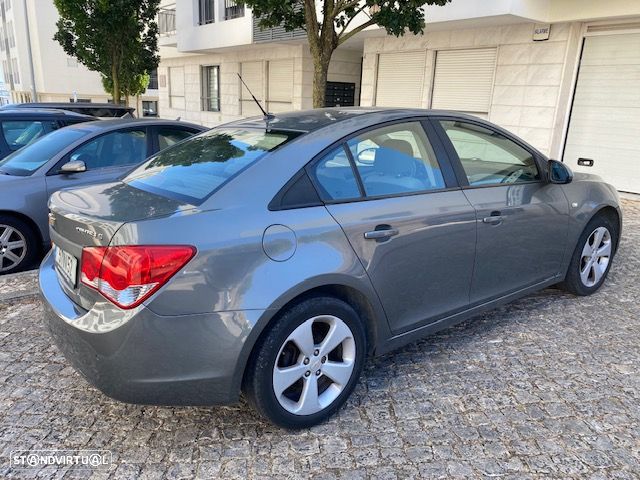 Chevrolet Cruze 1.6 LS - 7