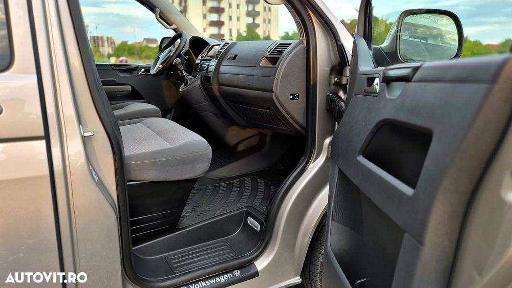 Volkswagen Caravelle - 7
