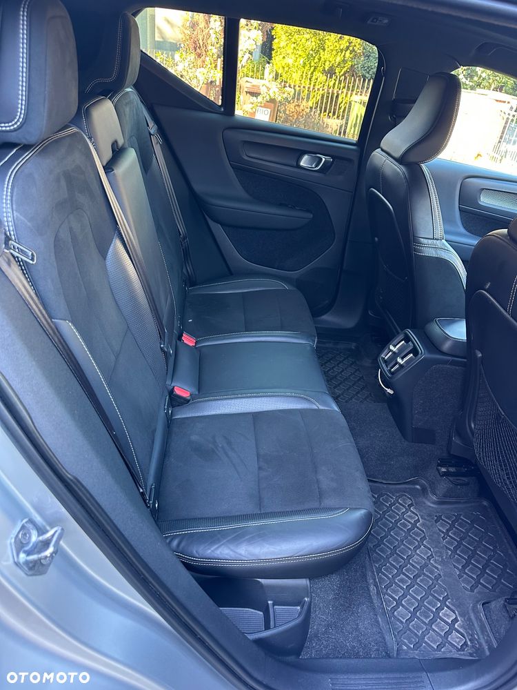 Volvo XC 40 D4 AWD R-Design - 11
