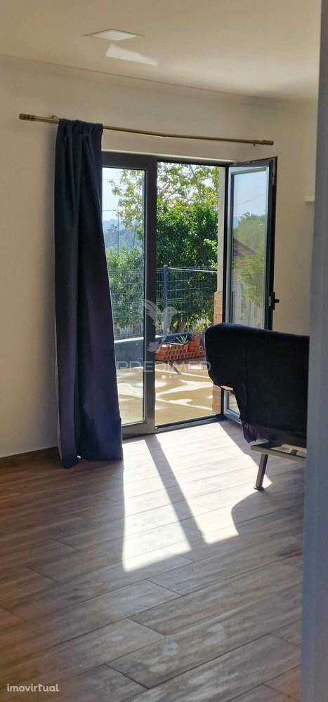 Excelente T2 recuperado com terreno e árvores de fruto - Grande imagem: 4/22