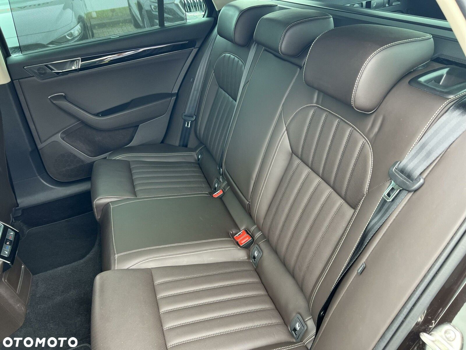 Skoda Superb 2.0 TSI 4x4 L&K DSG - 13