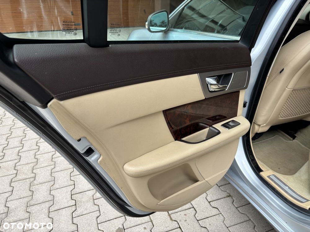 Jaguar XF 3.0 V6 Premium Luxury - 13