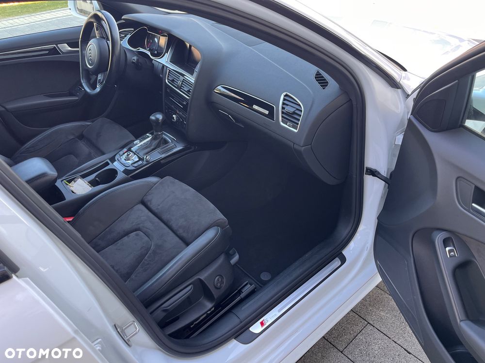 Audi A4 Avant 2.0 TDI DPF quattro S tronic S line Sportpaket - 6