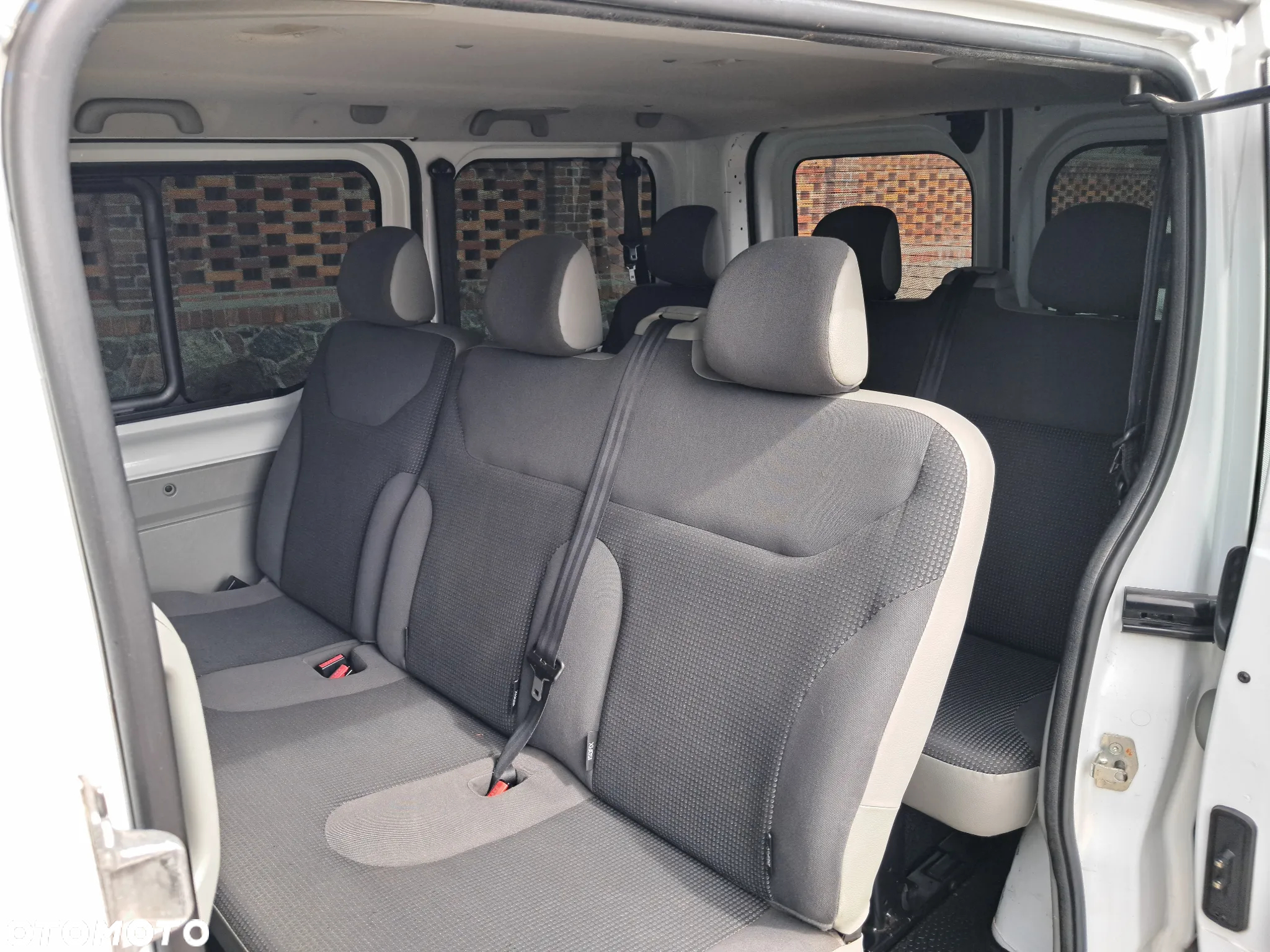 Opel Vivaro - 11