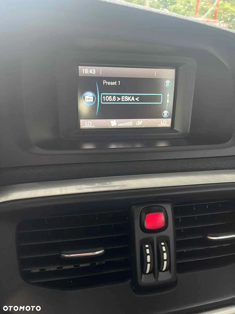 Volvo V40 D2 Drive-E Momentum - 11