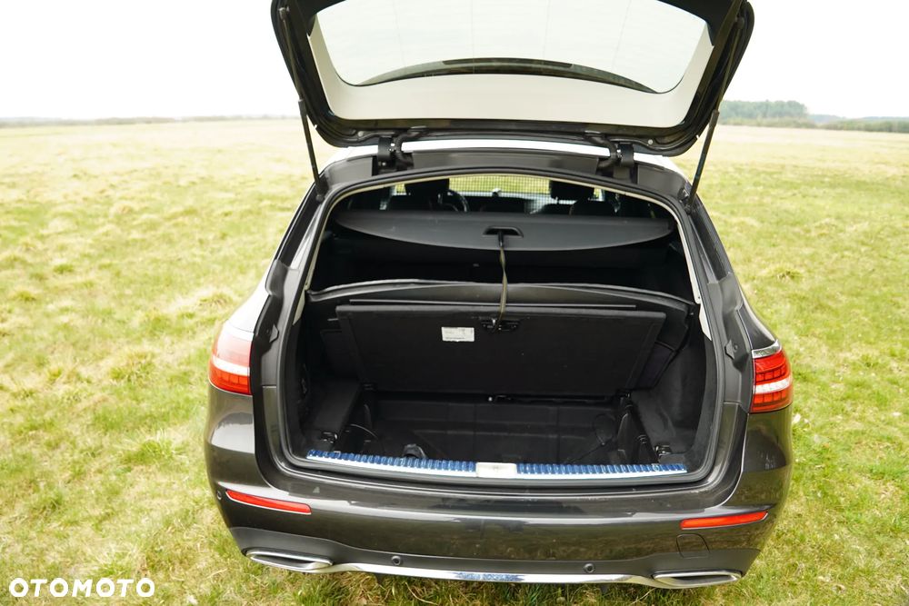 Mercedes-Benz Klasa E 220 d 4-Matic AMG - 18