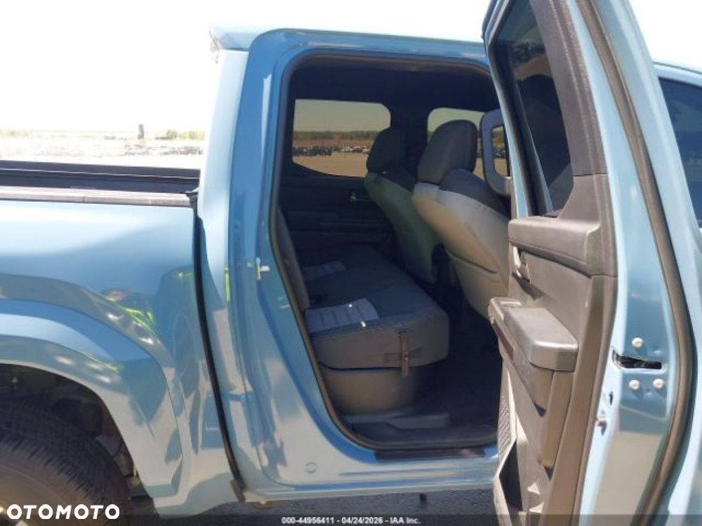 Toyota Tacoma - 10
