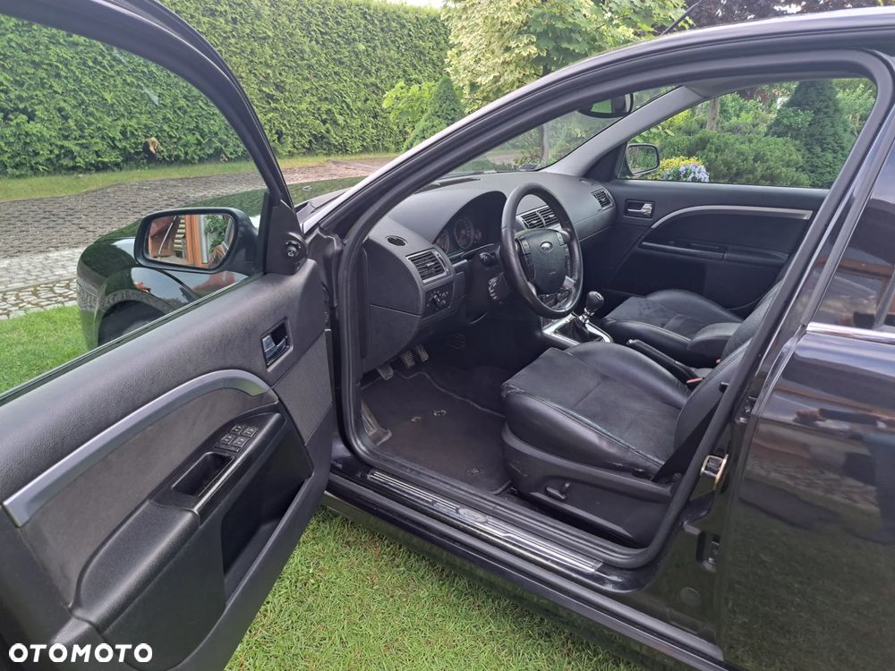 Ford Mondeo - 16