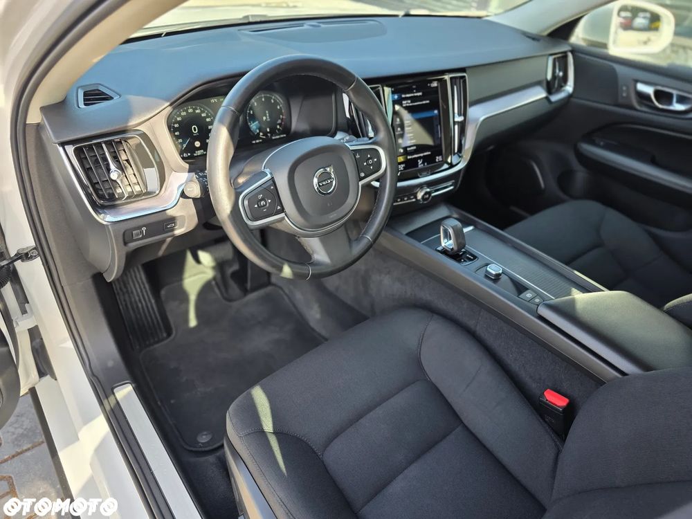 Volvo V60 B3 B Momentum Pro - 17