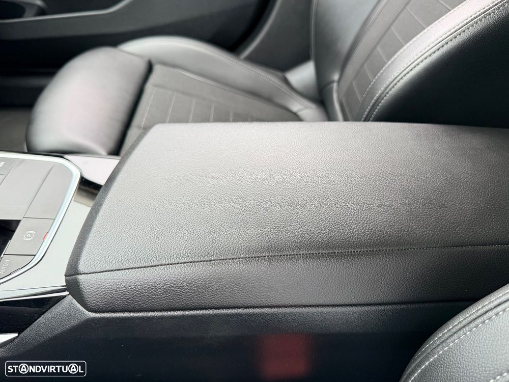 BMW 330 e Line Sport Auto - 32
