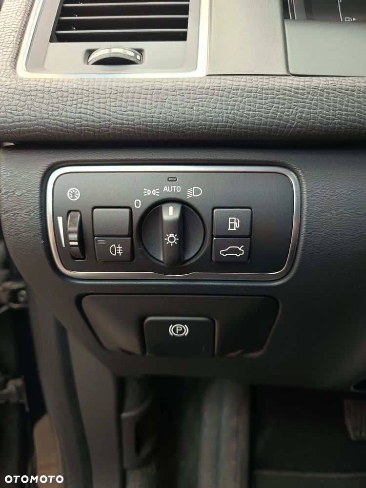Volvo XC 60 - 30