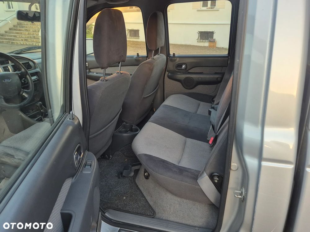 Ford Ranger XLT - 13