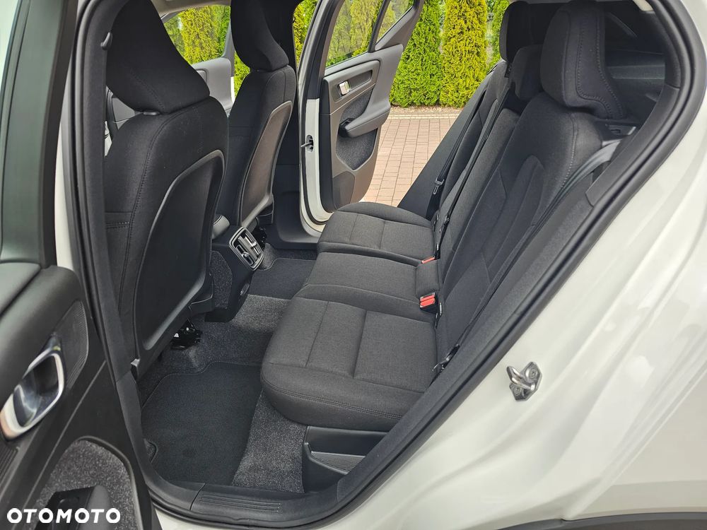 Volvo XC 40 T3 Momentum - 13