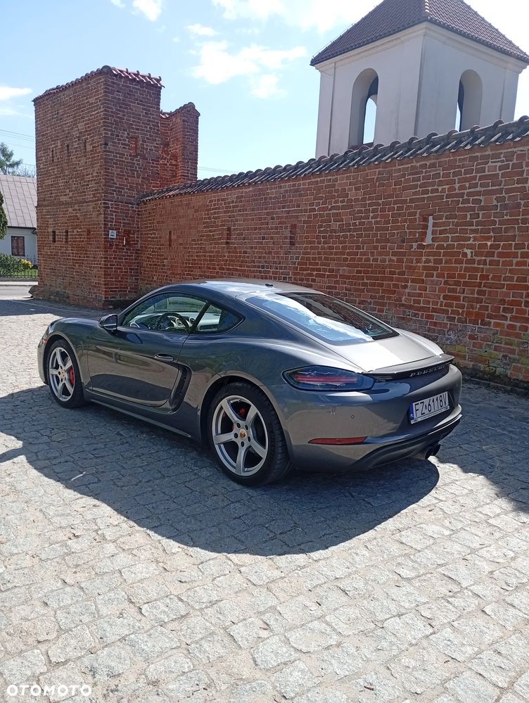 Porsche 718 Cayman - 13