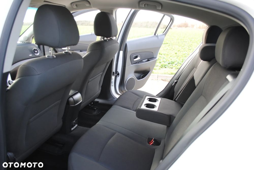 Chevrolet Cruze 1.8 LT - 9