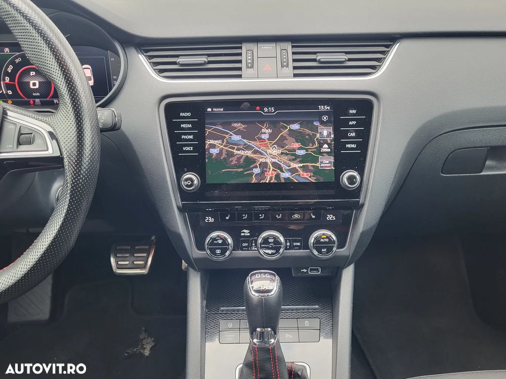 Skoda Octavia 2.0 TSI DSG RS - 20