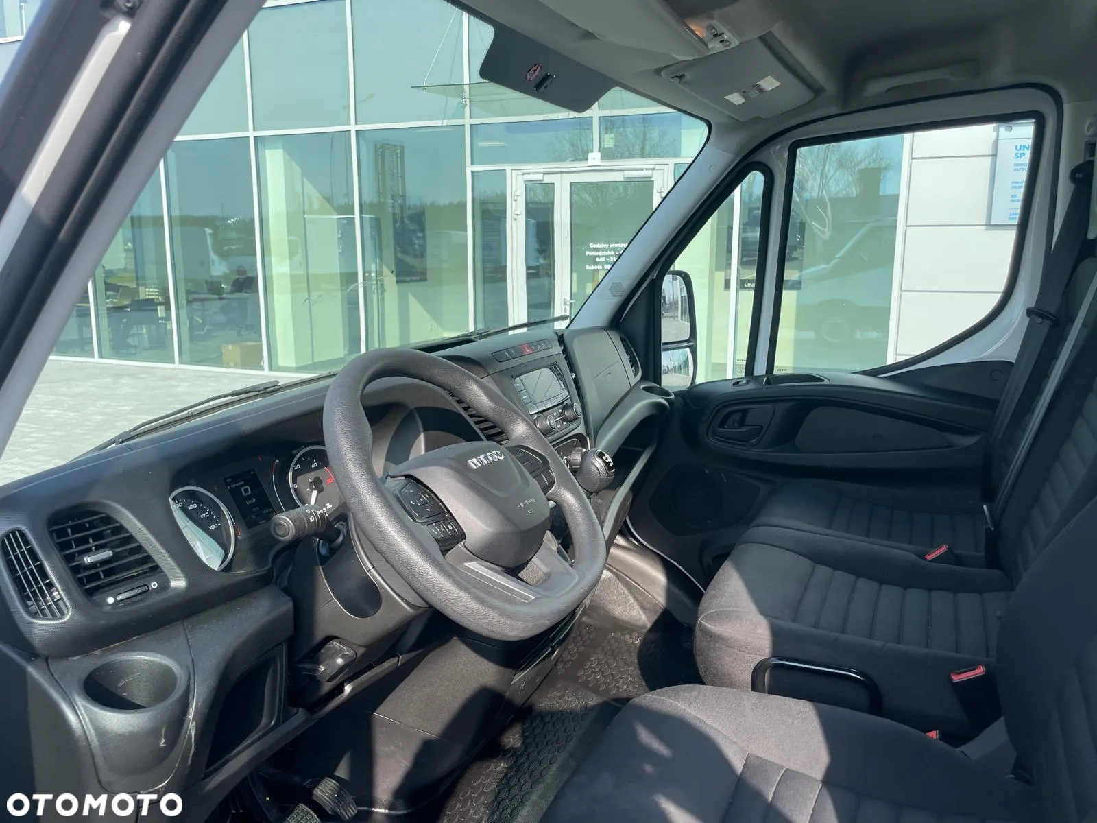 Iveco Kontener 8EP Winda 750kg Bliźniaki - 12