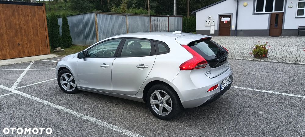 Volvo V40 D2 Drive-E Momentum - 16
