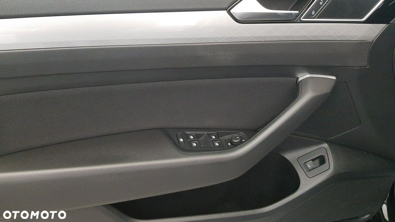 Volkswagen Passat - 22