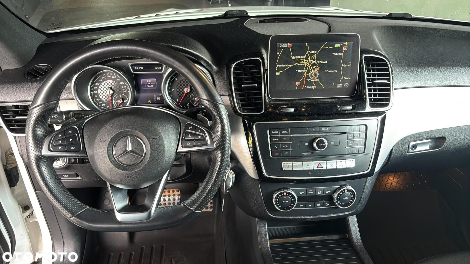 Mercedes-Benz GLE - 12