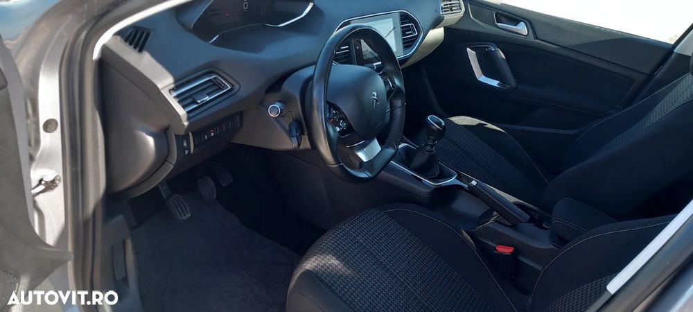 Peugeot 308 - 7