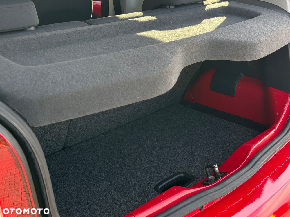 Volkswagen up! ASG colour fortana red - 10