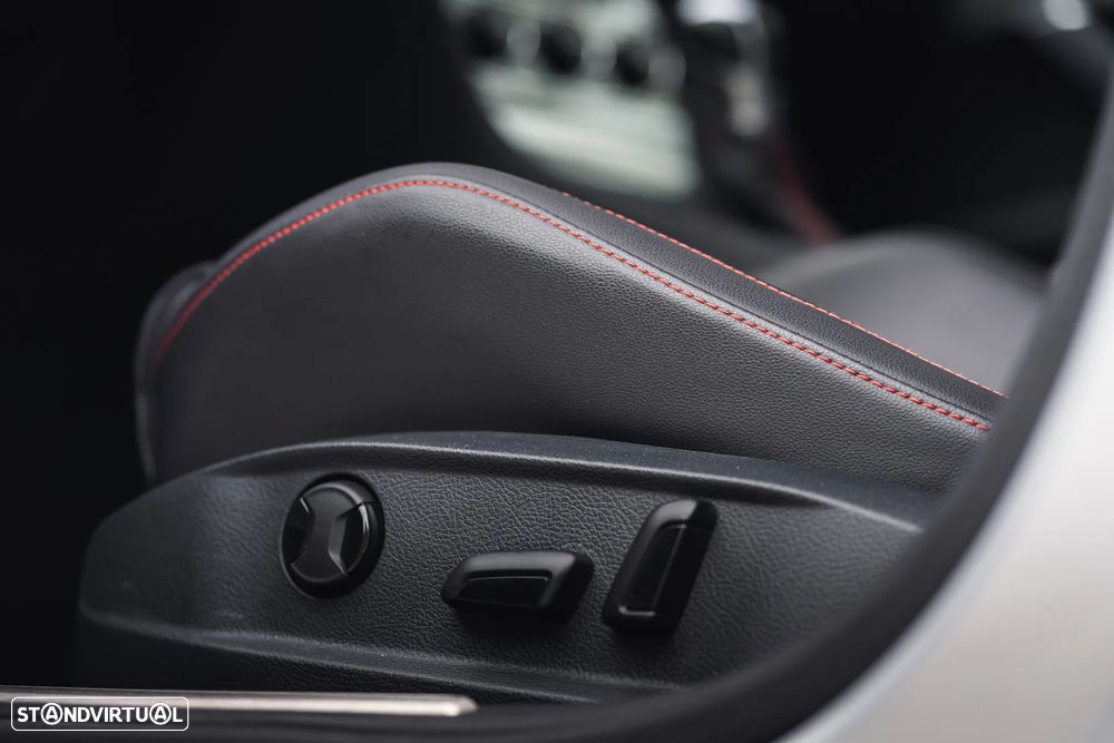 VW Golf GTI Performance BlueMotion DSG - 13