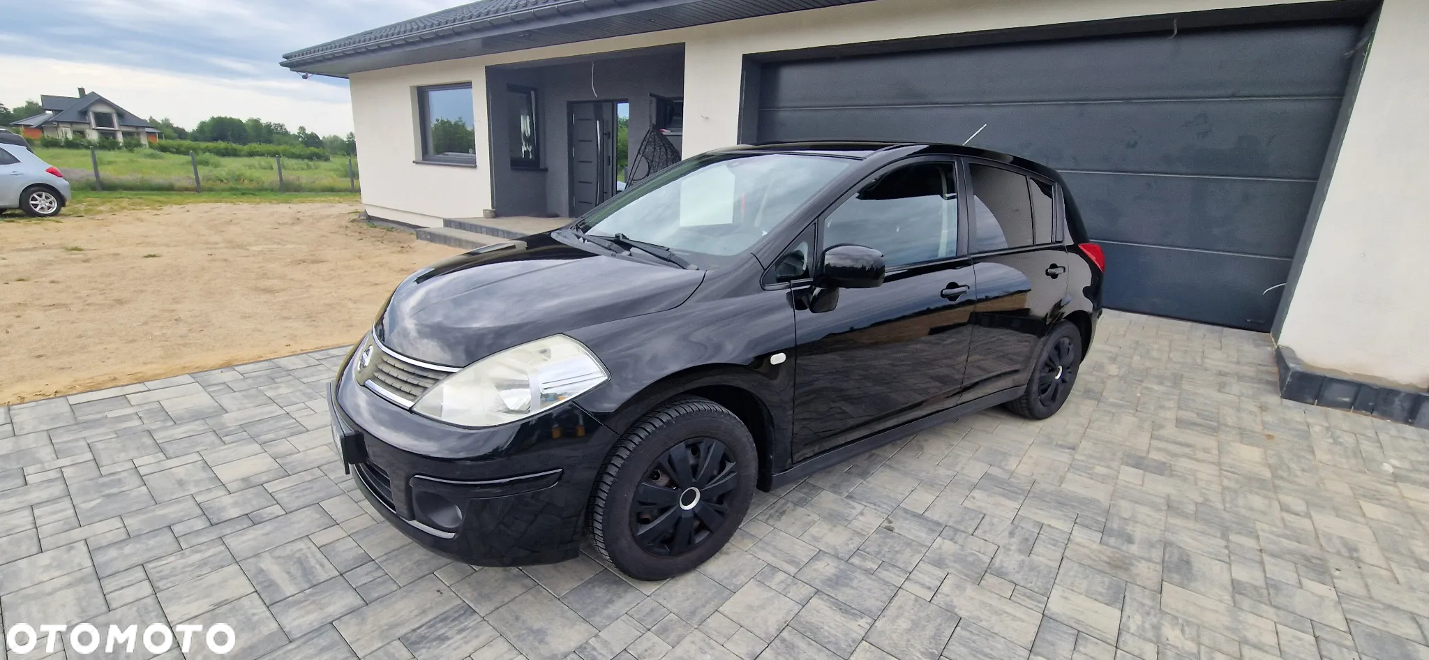 Nissan Tiida 1.6 Tekna - 2