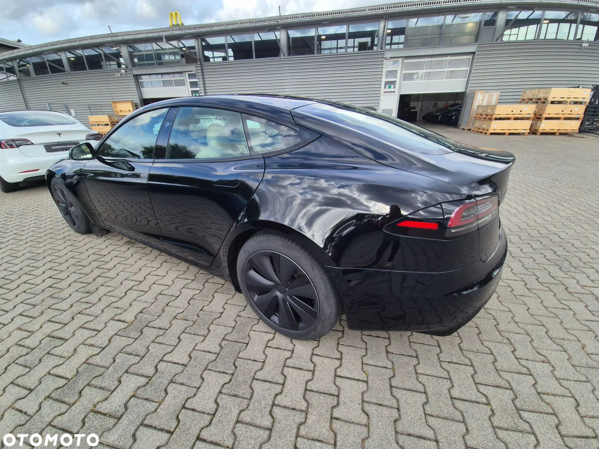 Tesla Model S Plaid - 5