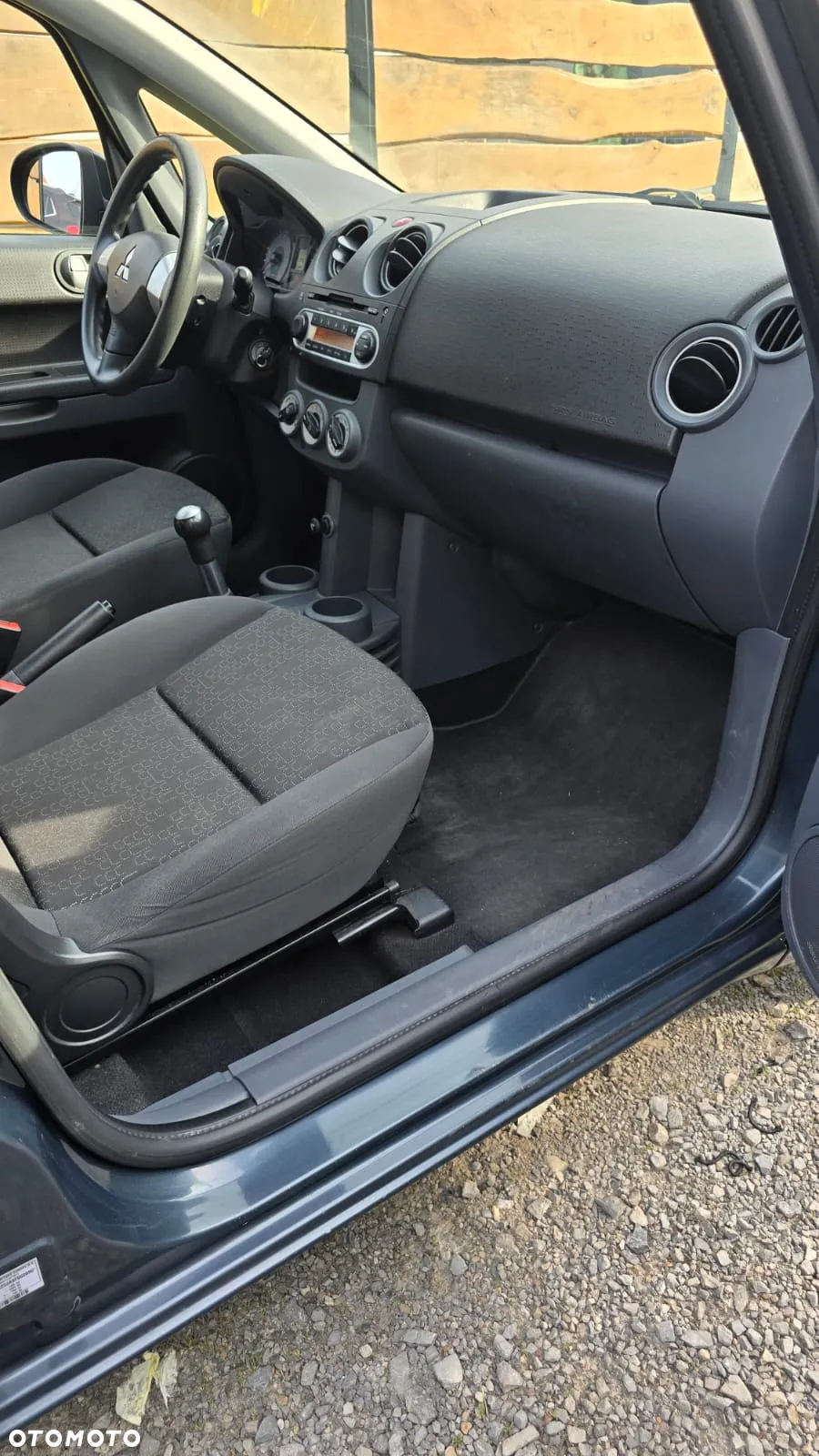 Mitsubishi Colt 1.3 Inform - 13