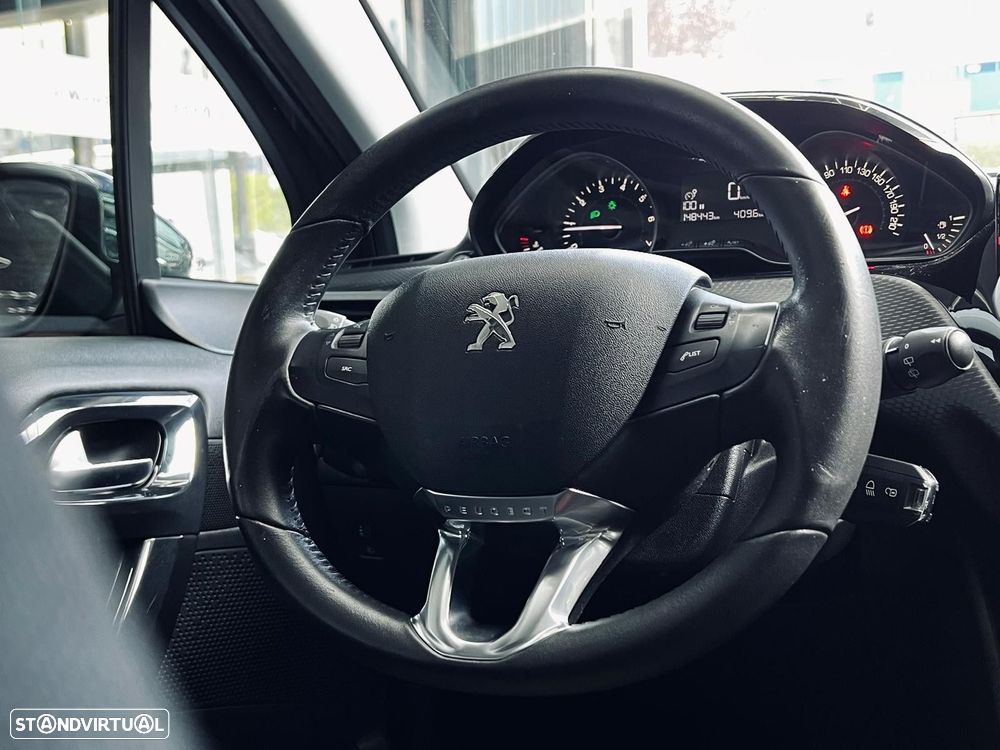 Peugeot 208 1.2 PureTech Style - 24