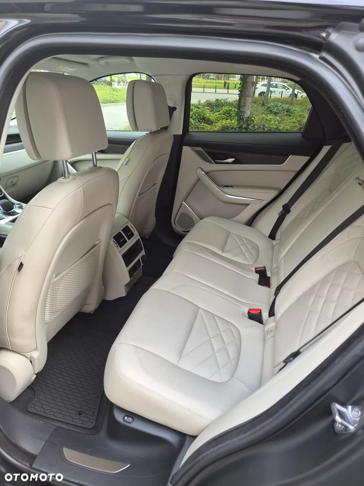 Jaguar F-Pace - 6