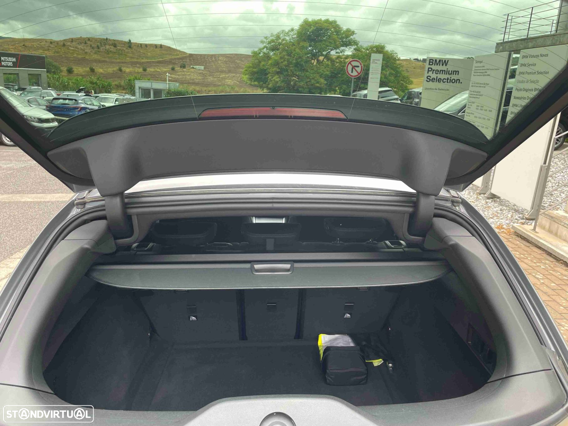 BMW 320 d Touring Pack Desportivo M Auto - 12
