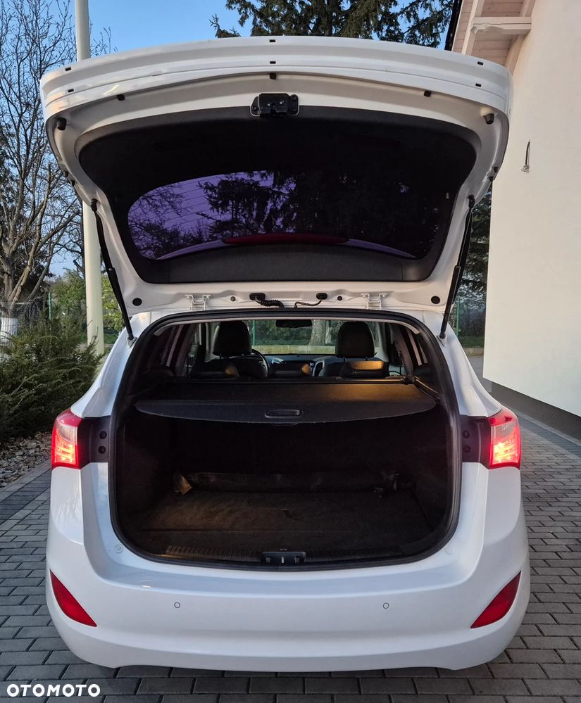 Hyundai i30 1.6 CRDi Premium - 34