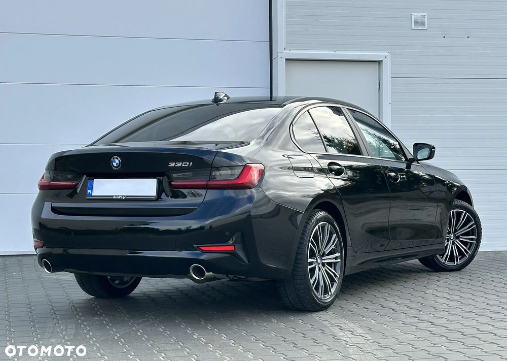 BMW Seria 3 330i Sport - 4