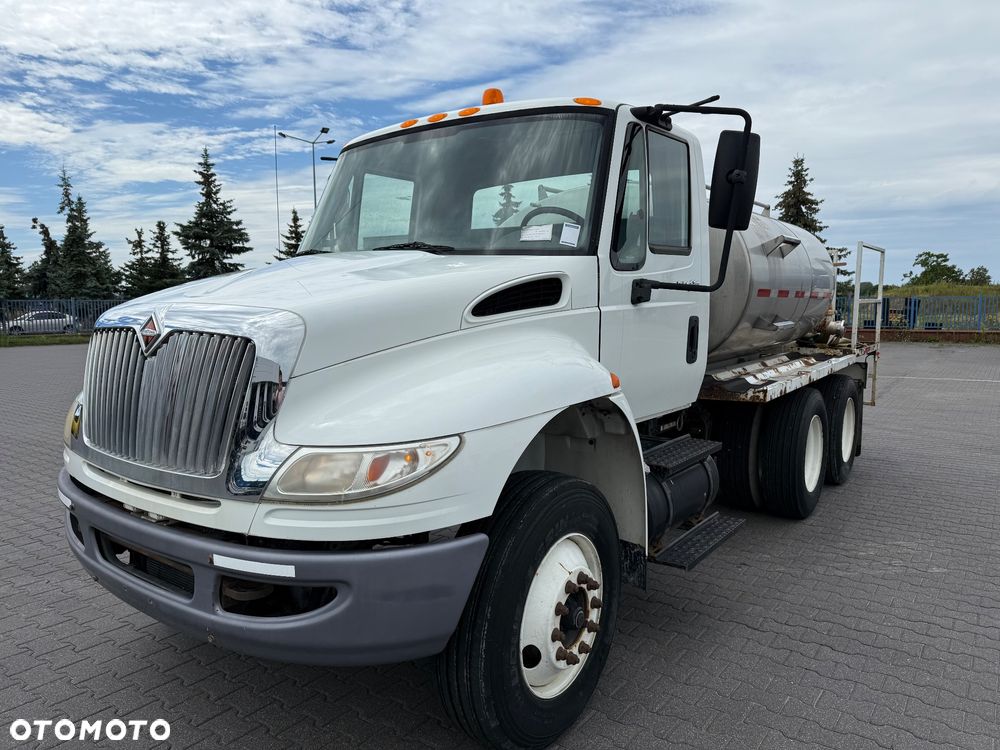 International Dura Star 4400 SBA 6x4 - 1