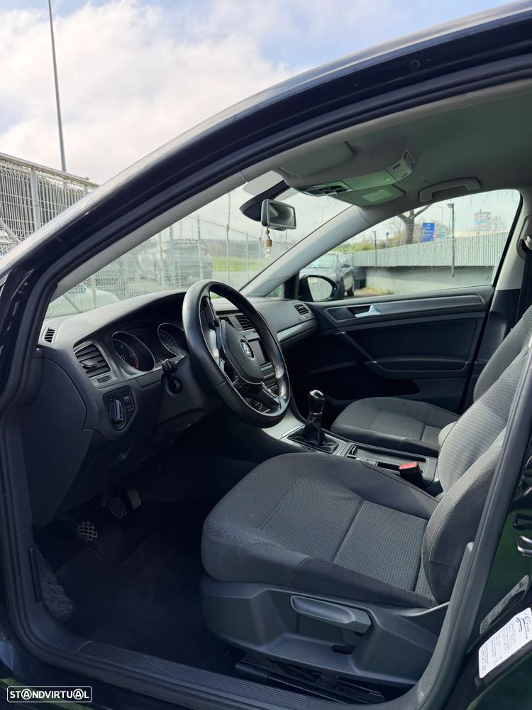 VW Golf 1.6 TDi Trendline BlueMotion - 6