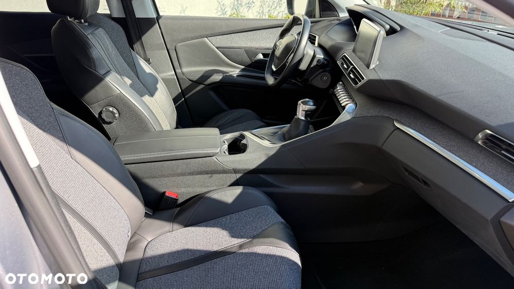 Peugeot 3008 1.2 PureTech Allure S&S - 11
