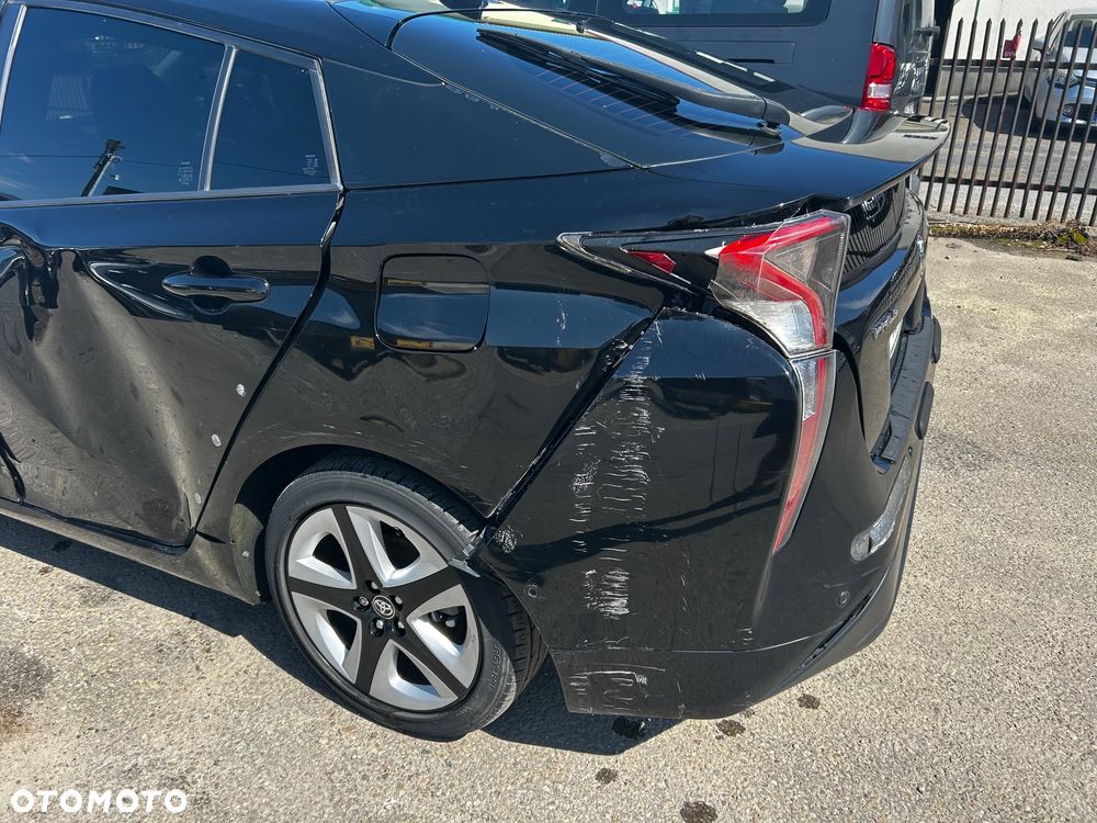 Toyota Prius Hybrid - 4