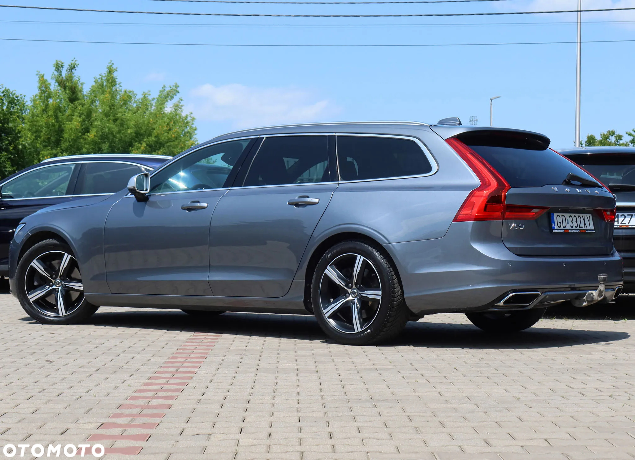 Volvo V90 D5 AWD R-Design - 32